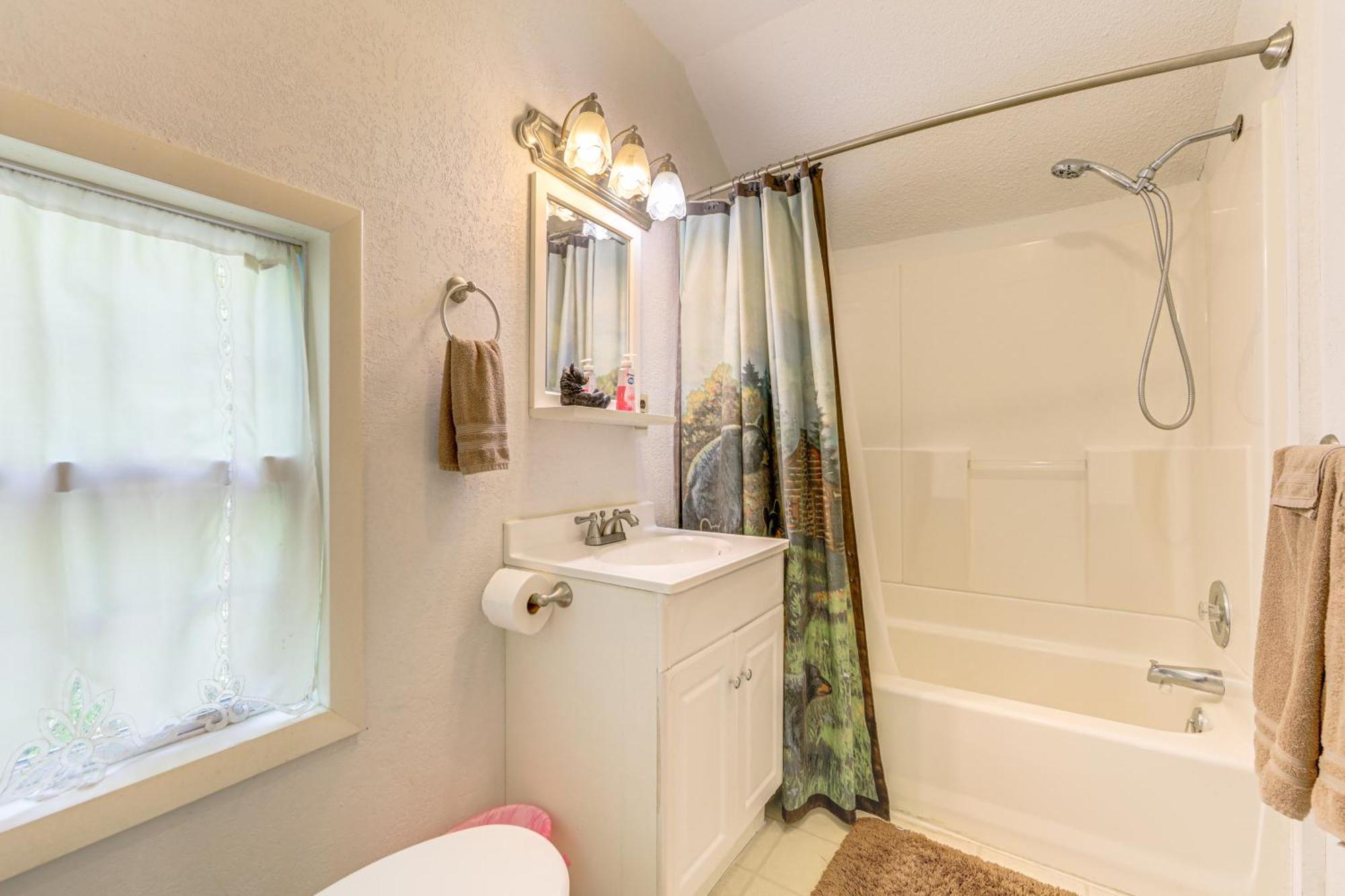 Bryson City Cottage With Hot Tub And Waterfall Views! Εξωτερικό φωτογραφία