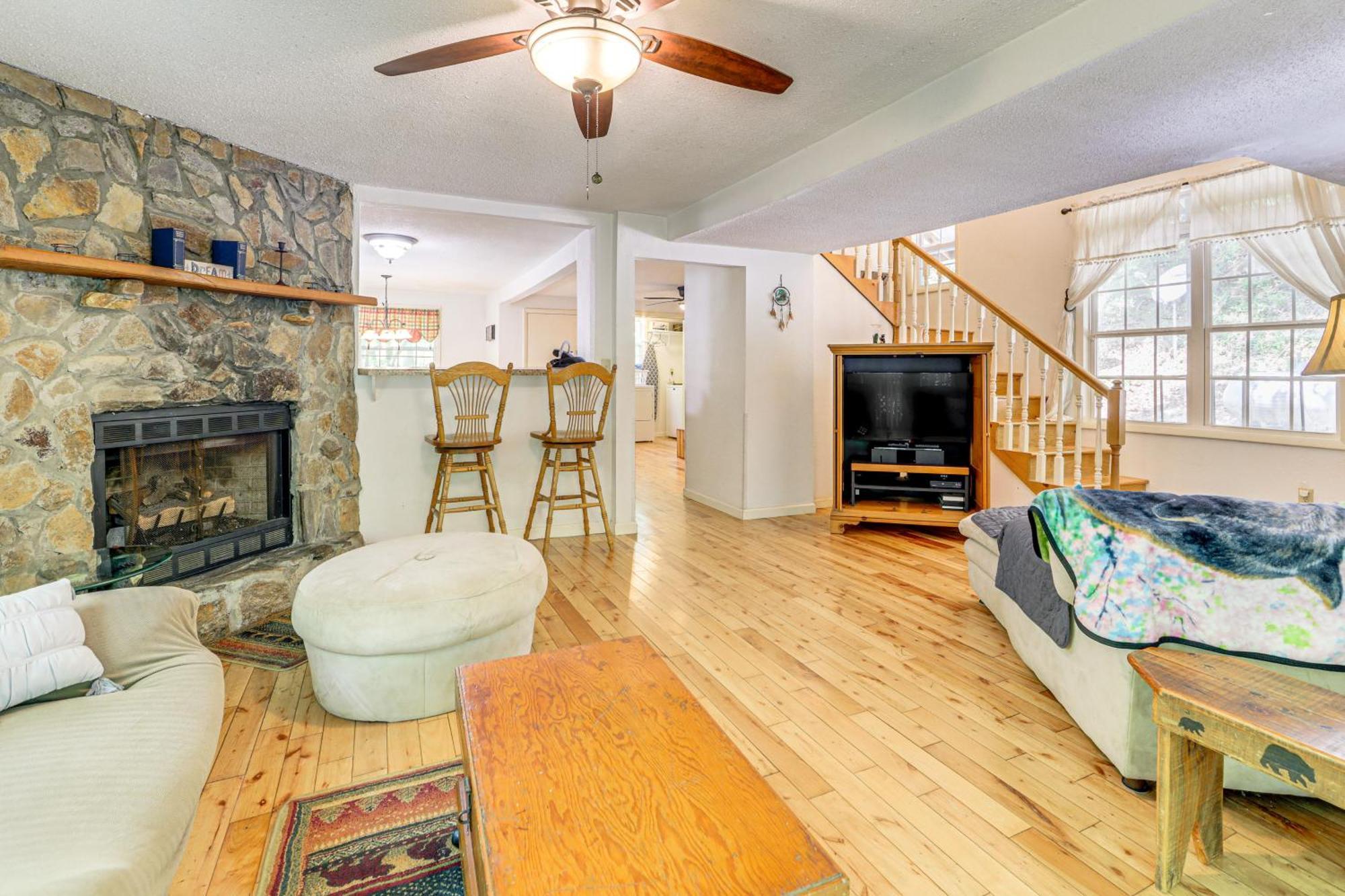 Bryson City Cottage With Hot Tub And Waterfall Views! Εξωτερικό φωτογραφία